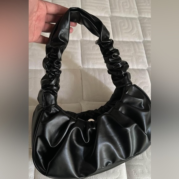 Black shoulder bag - Picture 1 of 2